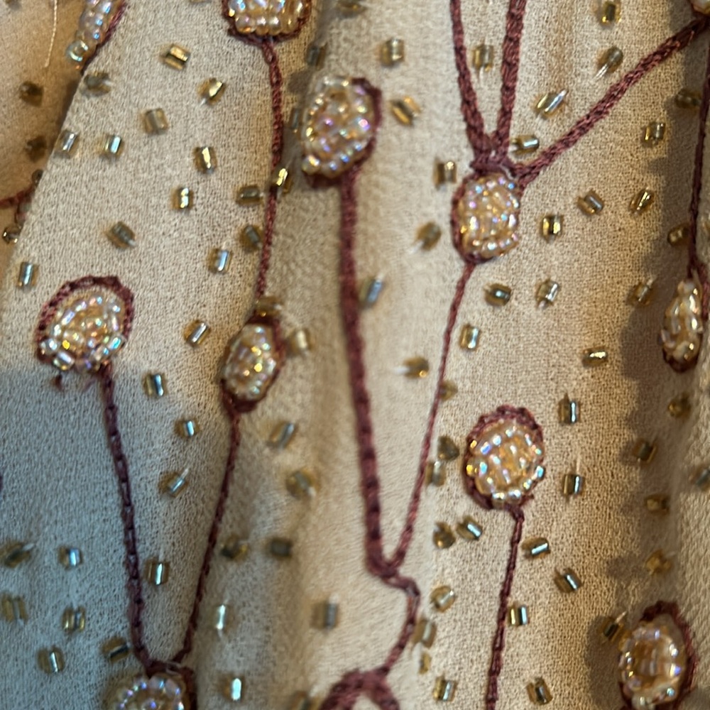 Gown - Picture 4 of 5